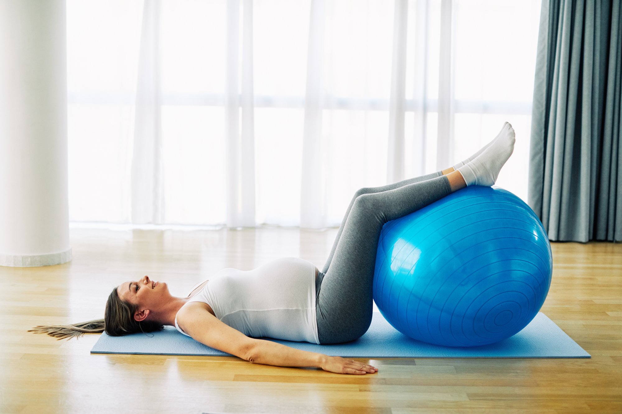 woman-pregnant-mother-pregnancy-female-exercise-sp-2025-02-01-15-30-51-utc